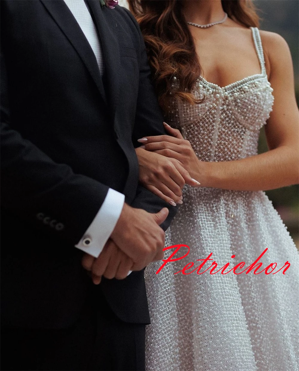 맞춤 제작 고품질 화이트 오간자 웨딩드레스 우아한 스트랩리스 스파게티 스트랩 브라이덜 가운 채플 트레인 드레스