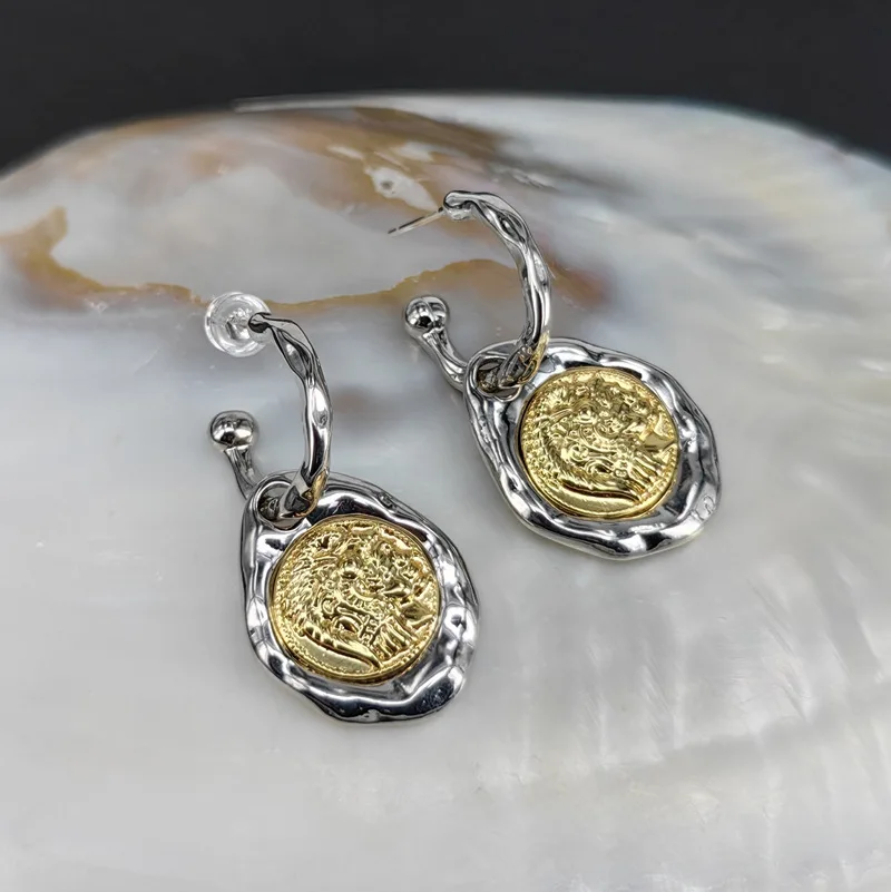 Designer New Gold-plated Relief Roman Figure Women's Earrings Fashion Charm Irregular Retro Earrings for Women