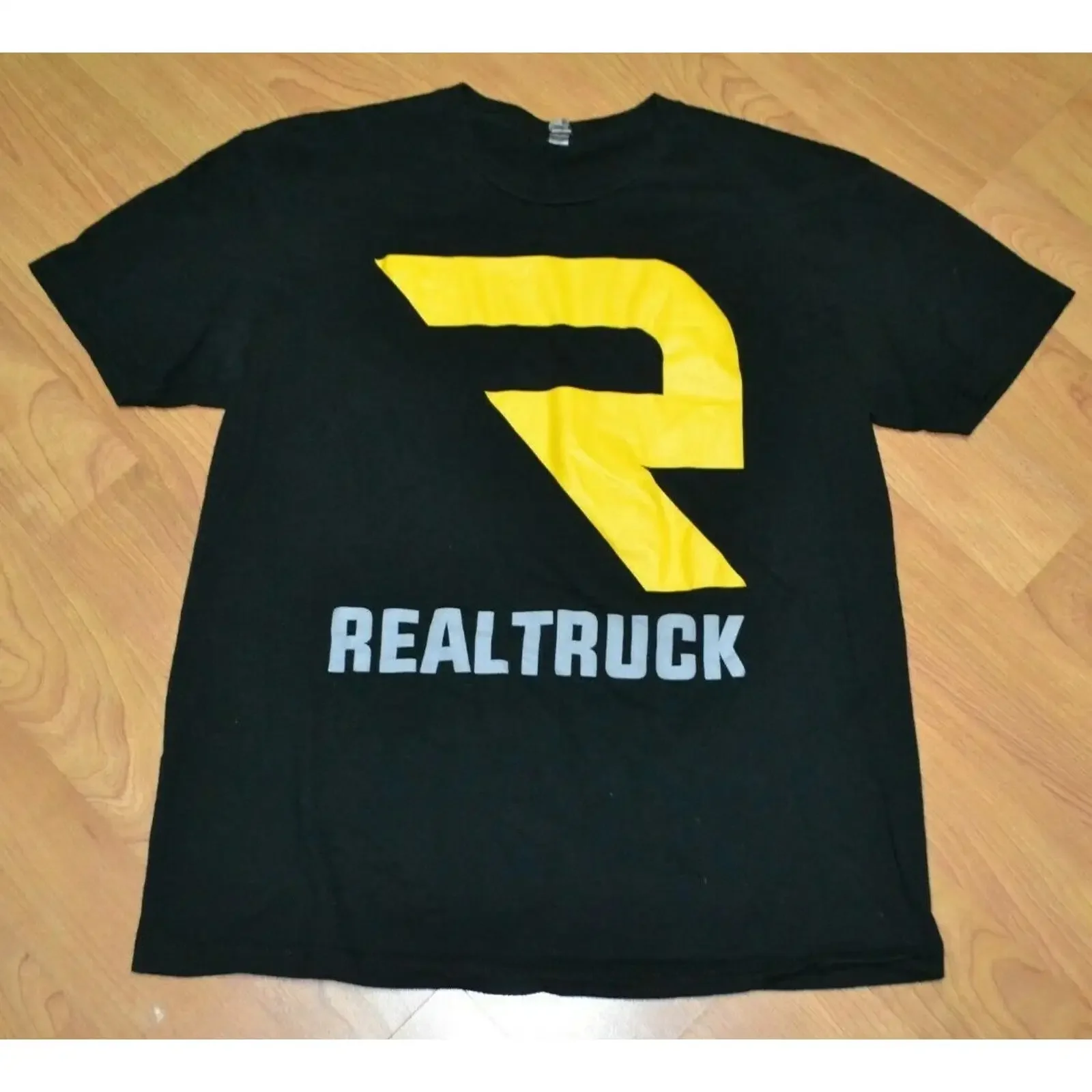 Realtruck Online Truck Parts Custom Retailer Logo T Shirt Large Nice Pickup vintage Washed Soft Unisex Comfortable Versatile