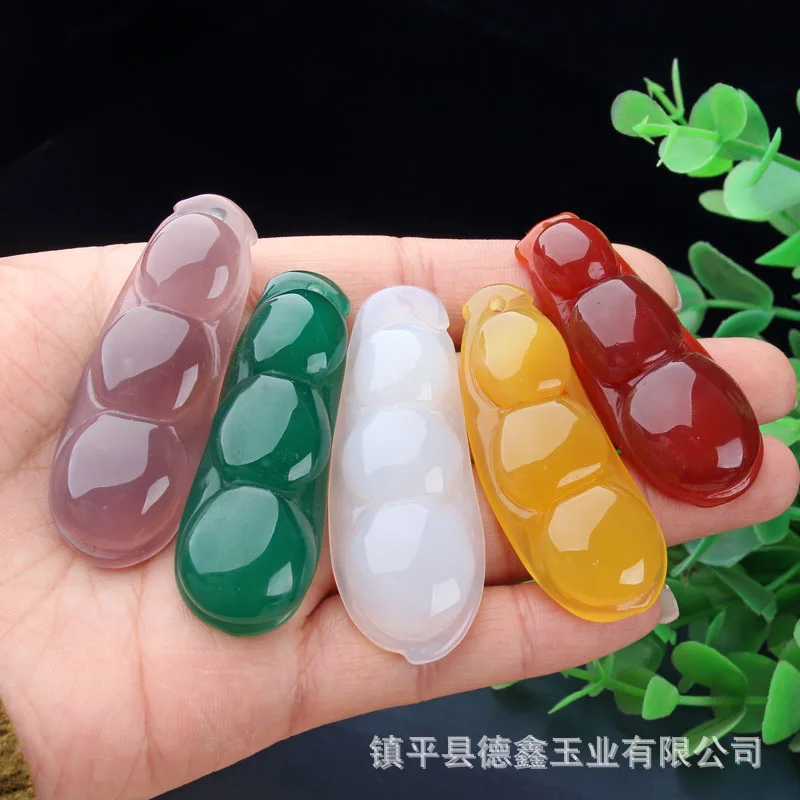 Factory Agate Handmade Sauteed Green Beans Sweater Chain Large Pendant Consecutive Three Yuan