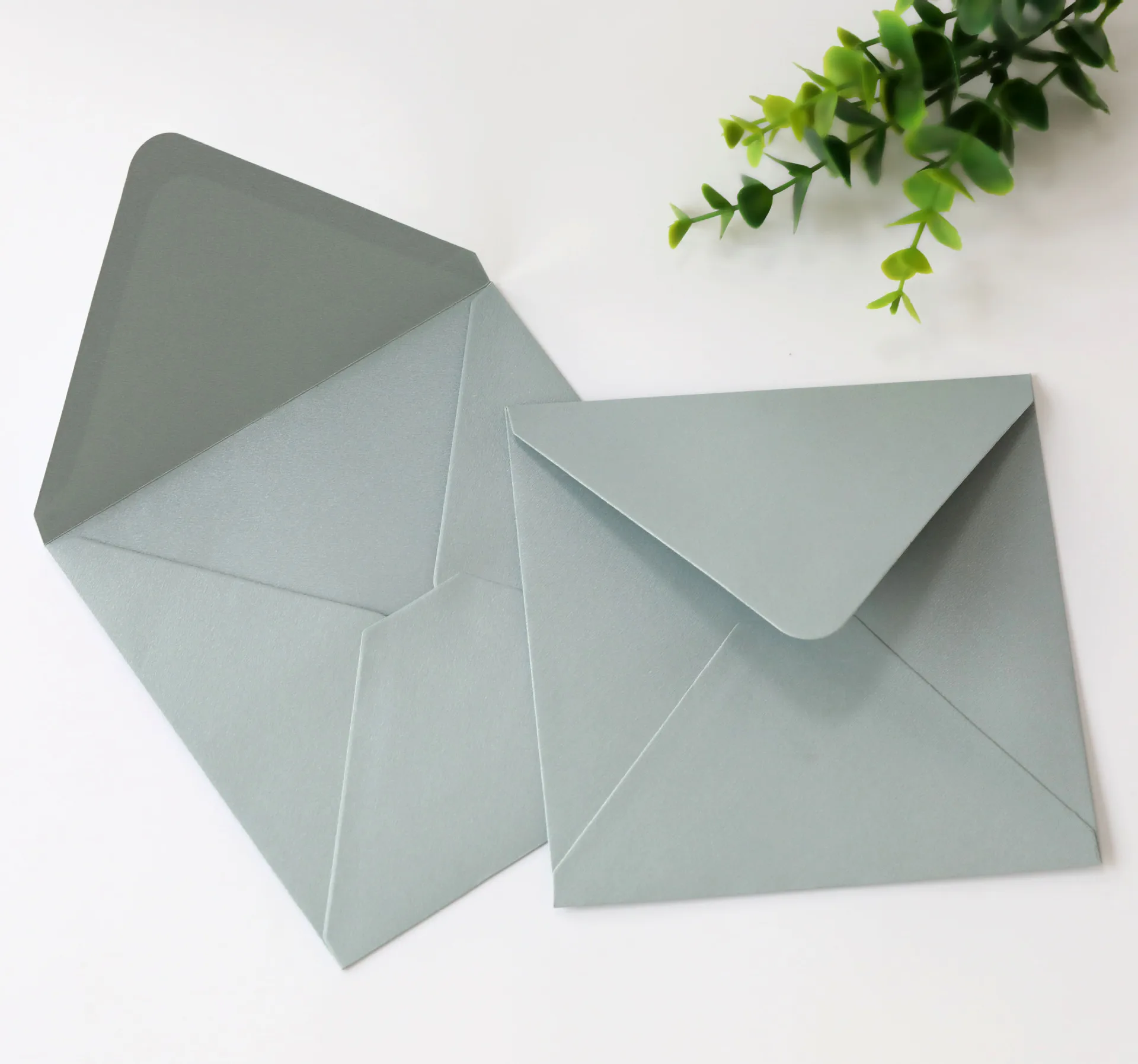 50pcs-lots-high-grade-grey-envelopes-for-wedding-150g-paper-invitation-small-card-business-stationery-supplies-storage-bag