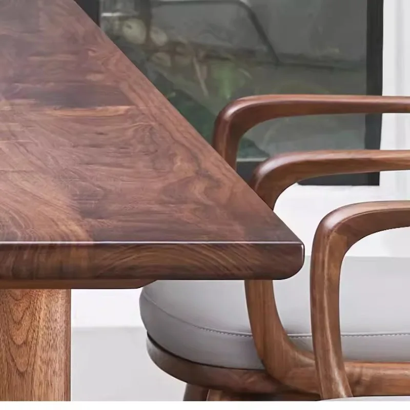 Table à manger et chaises de villa