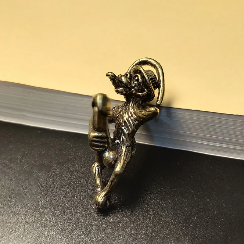 Brass Naughty Monkey Big Genitalia Penis Car Key Chain Rings Pendants Funny Keychain Ornaments Punk Rock Fashion Keyring Jewelry