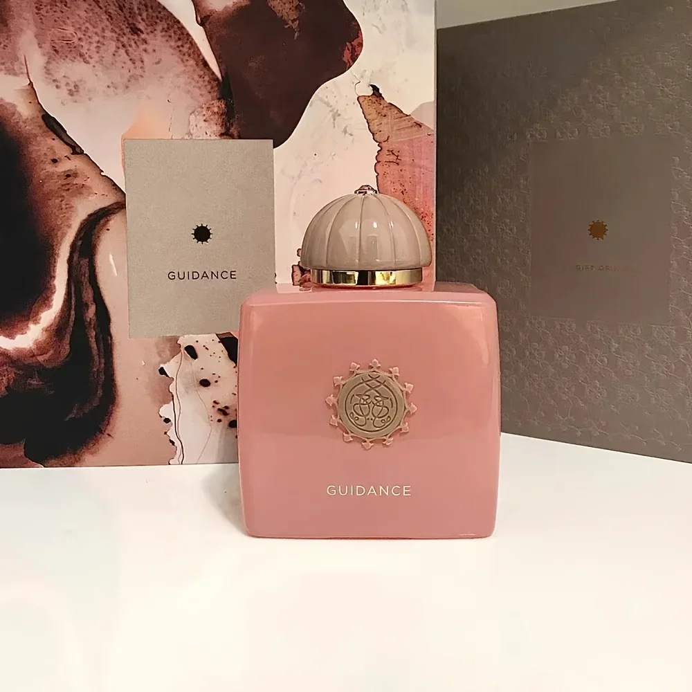 A popular unisex fragrance, 4.2 ounces/125 milliliters, with a long-lasting, sophisticated woody-floral scent