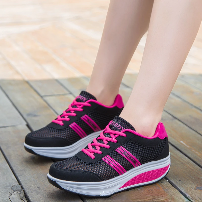 2023 New Summer Women Shoes Mesh Breathable Sports Shoes for Women Fashion Thick Sole Running Shoes Designer Sneakers for Women