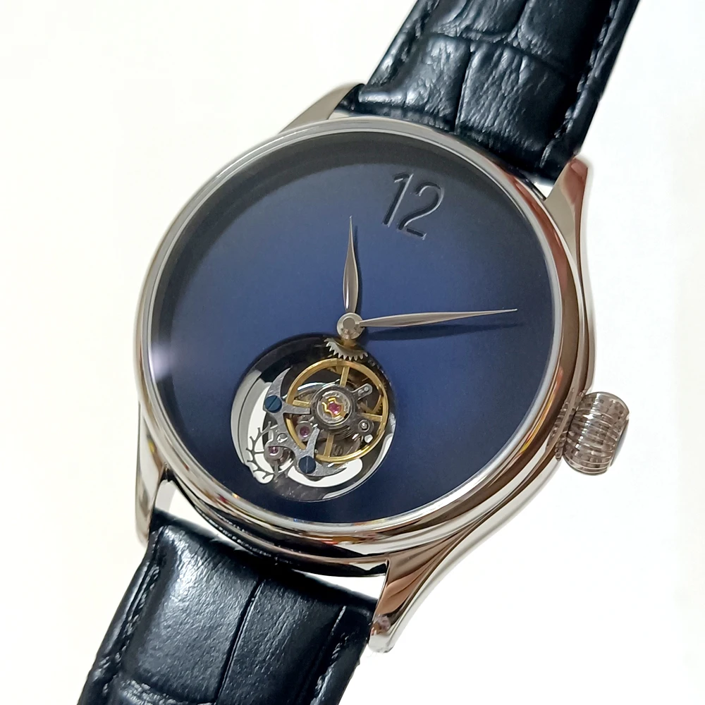 

Часы с турбийоном, сапфировое стекло, нержавеющая сталь, ручной завод, бриллиант, кожаный ремешок в лаконичном стиле, диаметр 42 мм