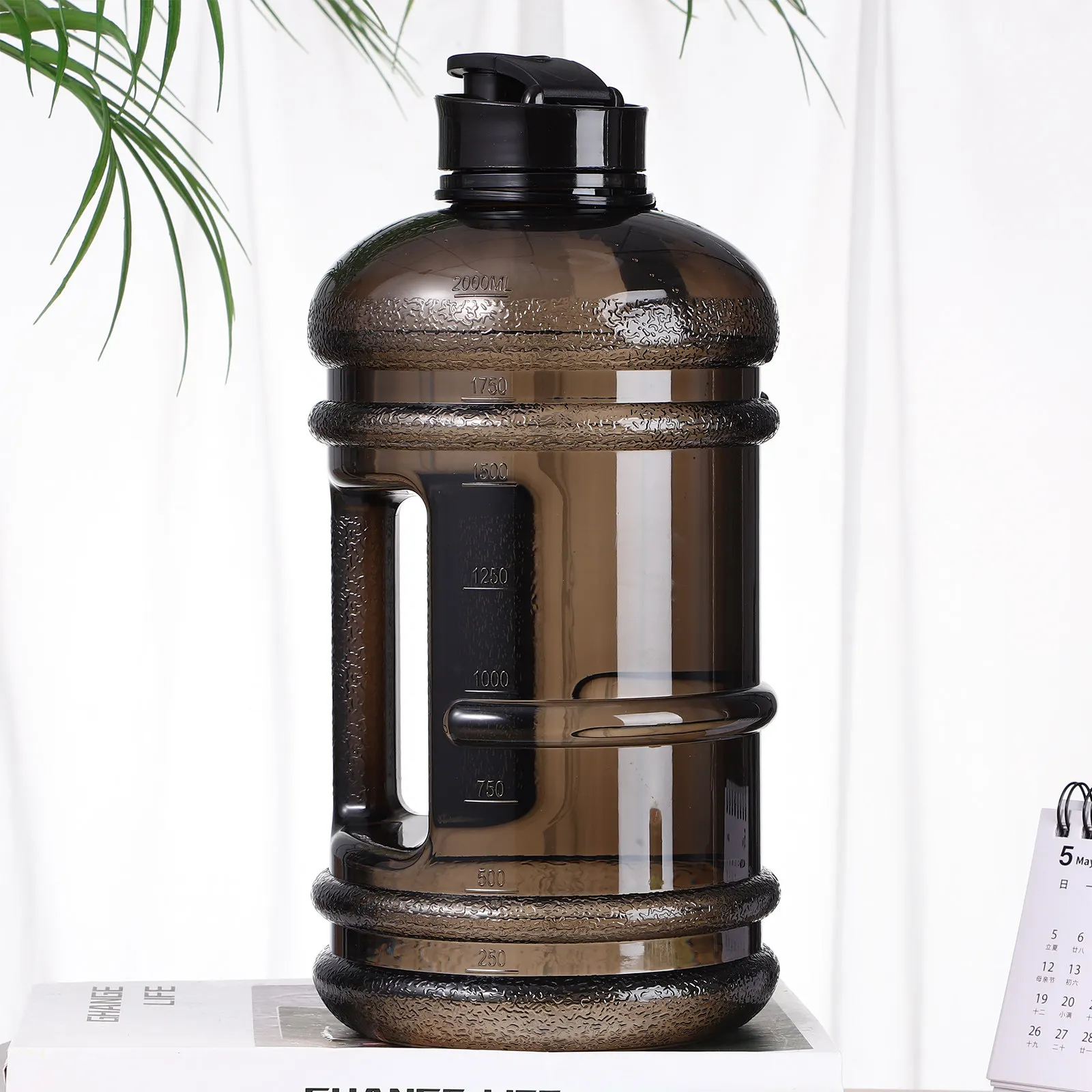 

Large Water Bottle Gym Capacity Sports Athletic Giant PETG Lightweight for Travel Handheld Running