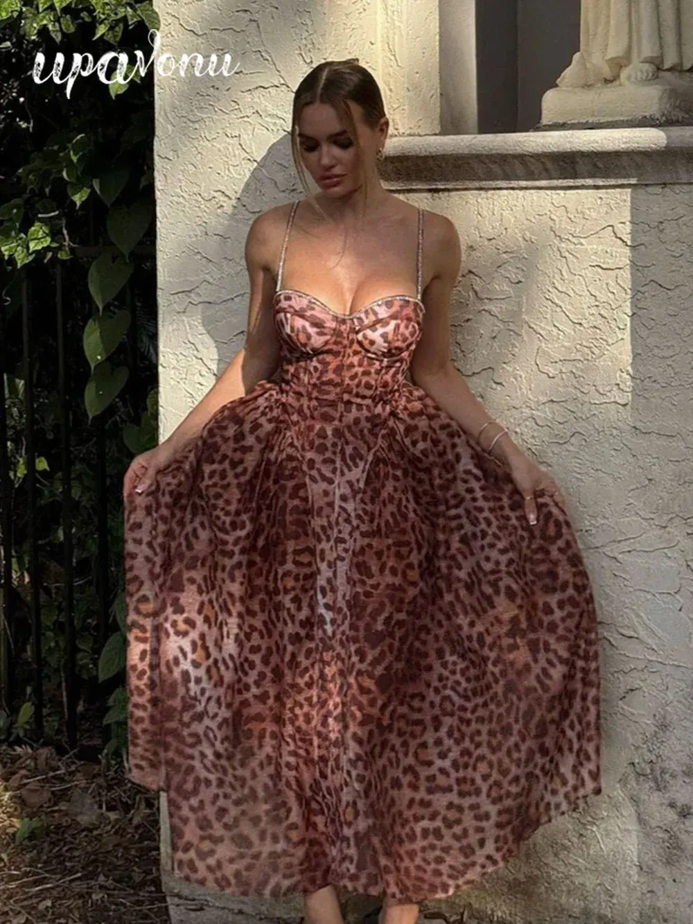 

2024 Sexy Women's Heavy duty Water Diamond Decorative Leopard Pattern Dress Spaghetti Strap Sleeveless A-line Loose Midi Dresses