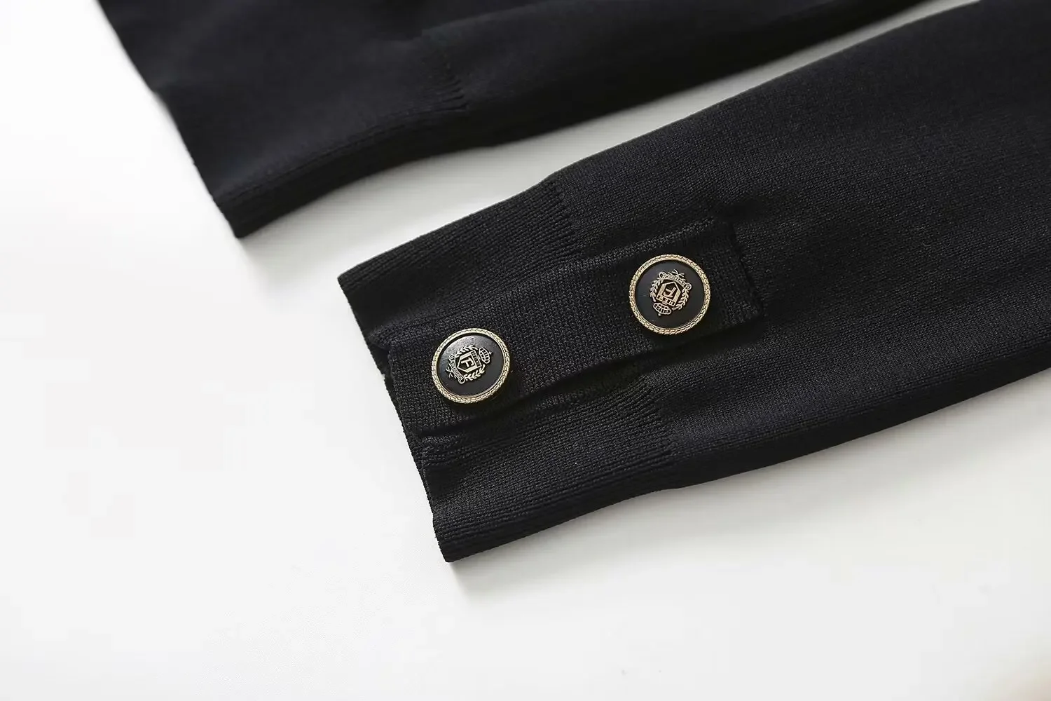 Ethereal MD 2023  autumn new style of Temperament gold buckle knit cardigan coat