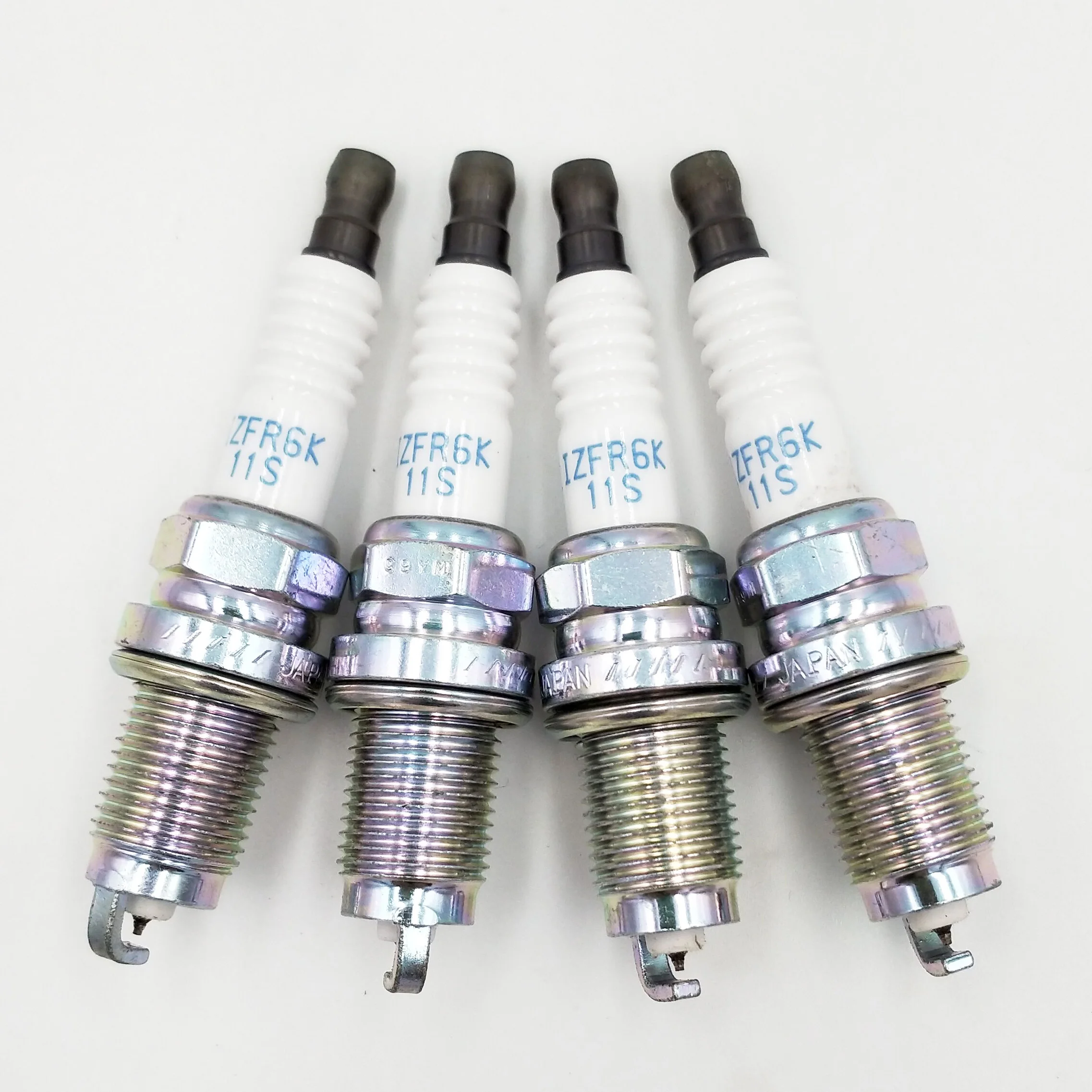 4pcs/lot IZFR6K11S 5266 IZFR6K 11S Spark Plug Laser Iridium Spark Plugs For Honda For Civic CR-V FR-V IZFR6K-11S