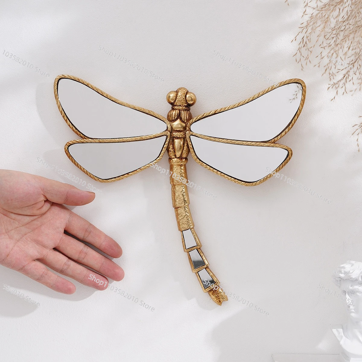 

Resin Handicrafts Mirror-winged Dragonfly Golden Insect Mirror Wall Decoration Background Dragonfly Pendant Home Decoration