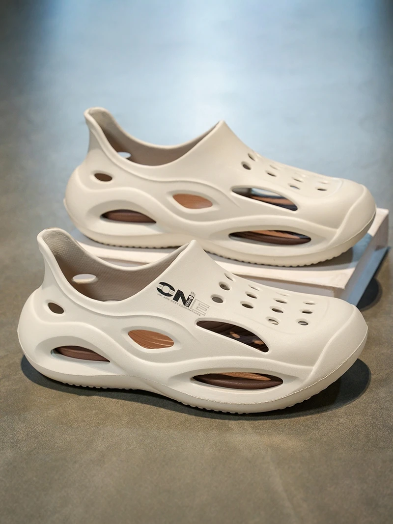 Men's 2026 New Summer Outdoor Wear Anti-Slip Anti-Odor Sports Beach Head Cover Clog Shoes Casual Flat Heel Color Block EVA