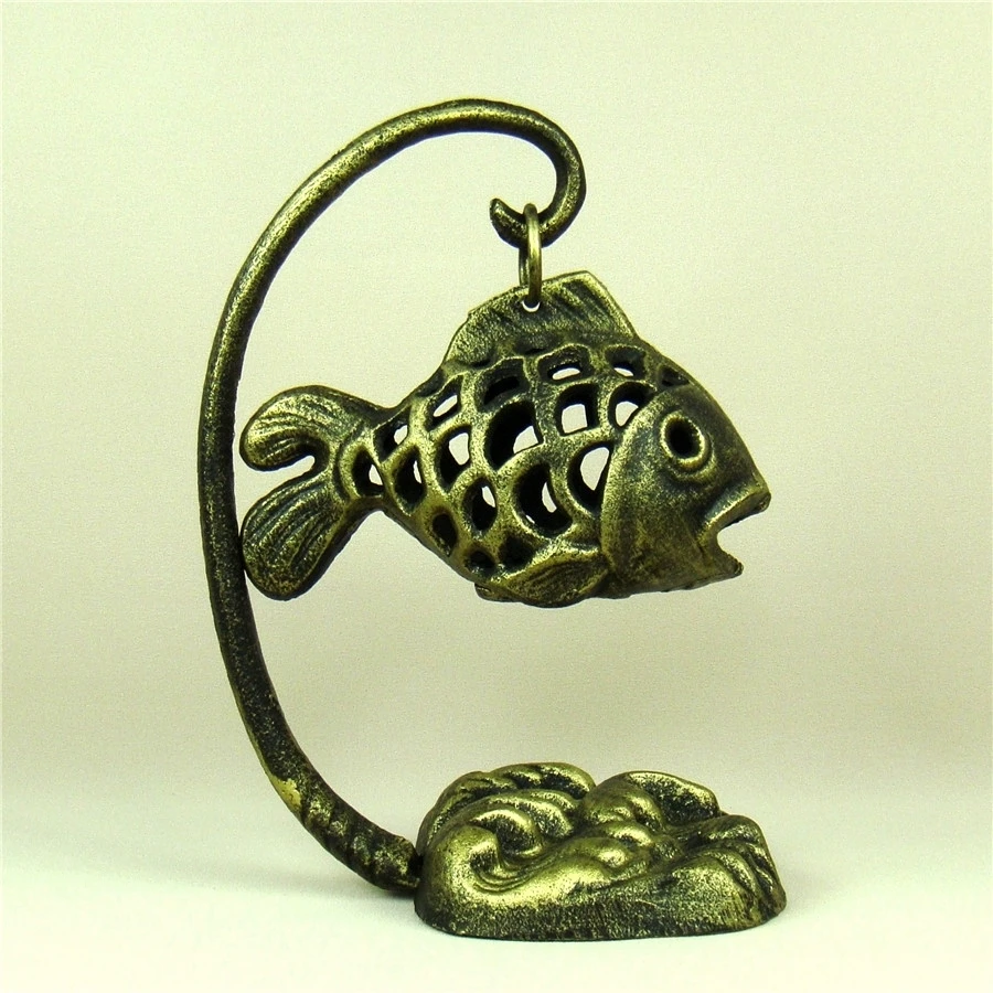 

Retro Cast Iron Fish Candle Holder Hollow Out Metal Hanging Lamp Stand Lantern Decor Houseware Ornament Handicraft Supplies