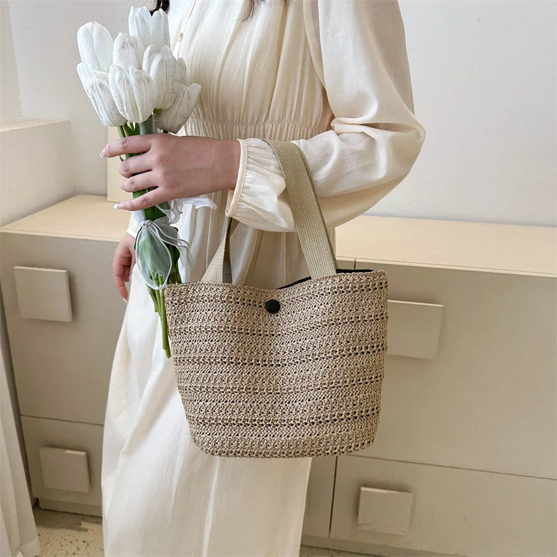 Summer Beach Vacation Fairy Tale Handheld Woven Straw Bag Women's New 2026 INS Style Country Style Bucket Bag Polyester