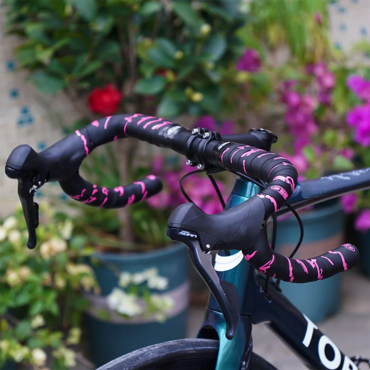 SUNTNUR أشرطة مقود الدراجة غير قابلة للانزلاق ومقاومة للاهتراء ومضادة للصدمات من البولي يوريثان + إيفا للدراجة على الطرق/الحصيرة زوج واحد