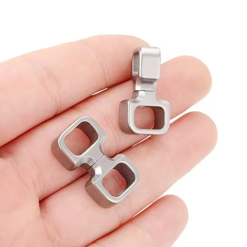 Chaveiro universal de liga de titânio com rotação de 360 graus, para viagens, anti-perda, EDC, com liberação rápida, clipe de chave para camping