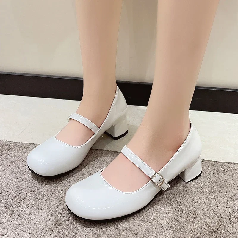 Squaretoed Patent Leather Single Shoes for Women in The Autumn of New Thick Heels with Mary Jane Style French Small Leathershoes