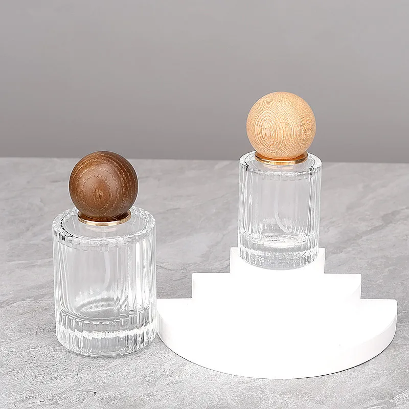 

30pcs Mist 30ml 50ml Struck Thick Bottom Glass Spray Bottles For Perfume Empty Spray Perfume Round Bottle Beech Wood Lid