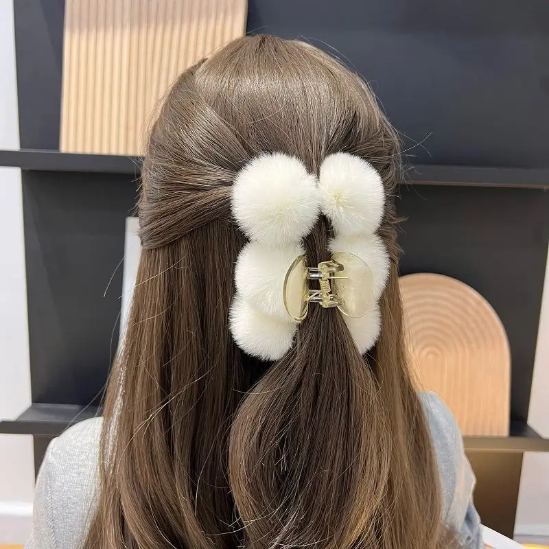 Winter fluffy Hair Clip For Women Big Rabbit Plush Hairclip Girls Large Faux Fur Shark claw clip thick hair Trendy fuzzy Hairpin