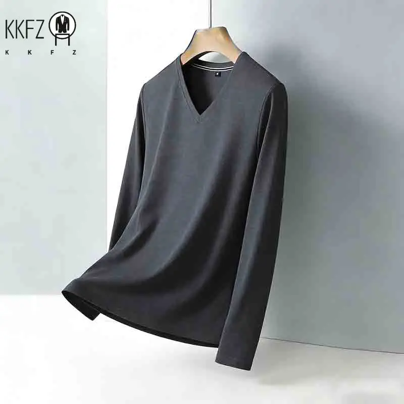 Knitterfreies Herren-Langarmshirt mit V-Ausschnitt in Braun, pflegeleicht, atmungsaktiv, lässiges Oberteil