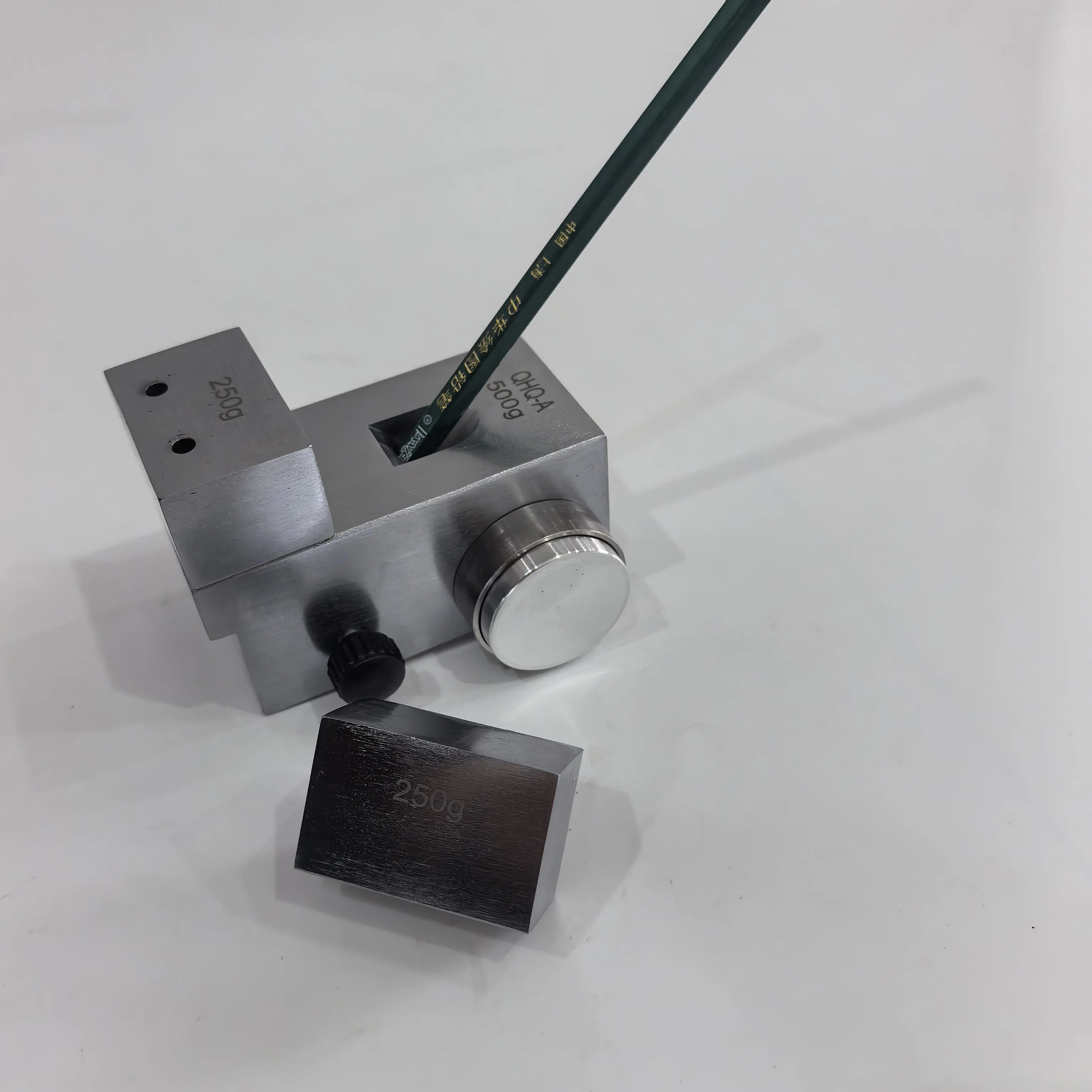 

3-in-1 Portable Pencil Hardness Tester 500g/750g/1000g Coating Scratch Test Meter for Paint Film Surface Hardness