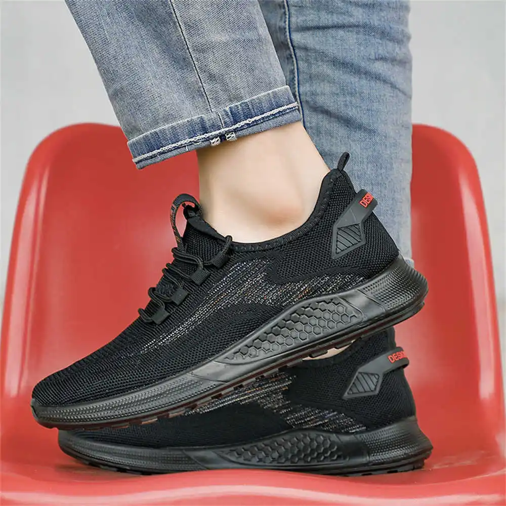 

Белые модельные туфли без шнуровки 43–44. Мужские дорожные туфли на каблуке. Свадебные кроссовки для невесты. Спортивные теннисные туфли для становой тяги.