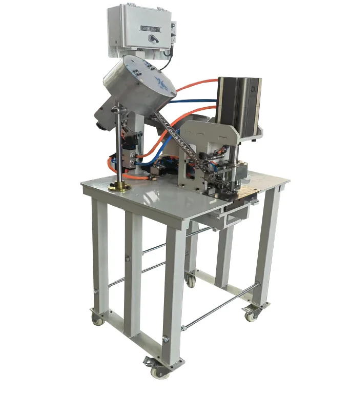Automatic Eyelet Attaching hine