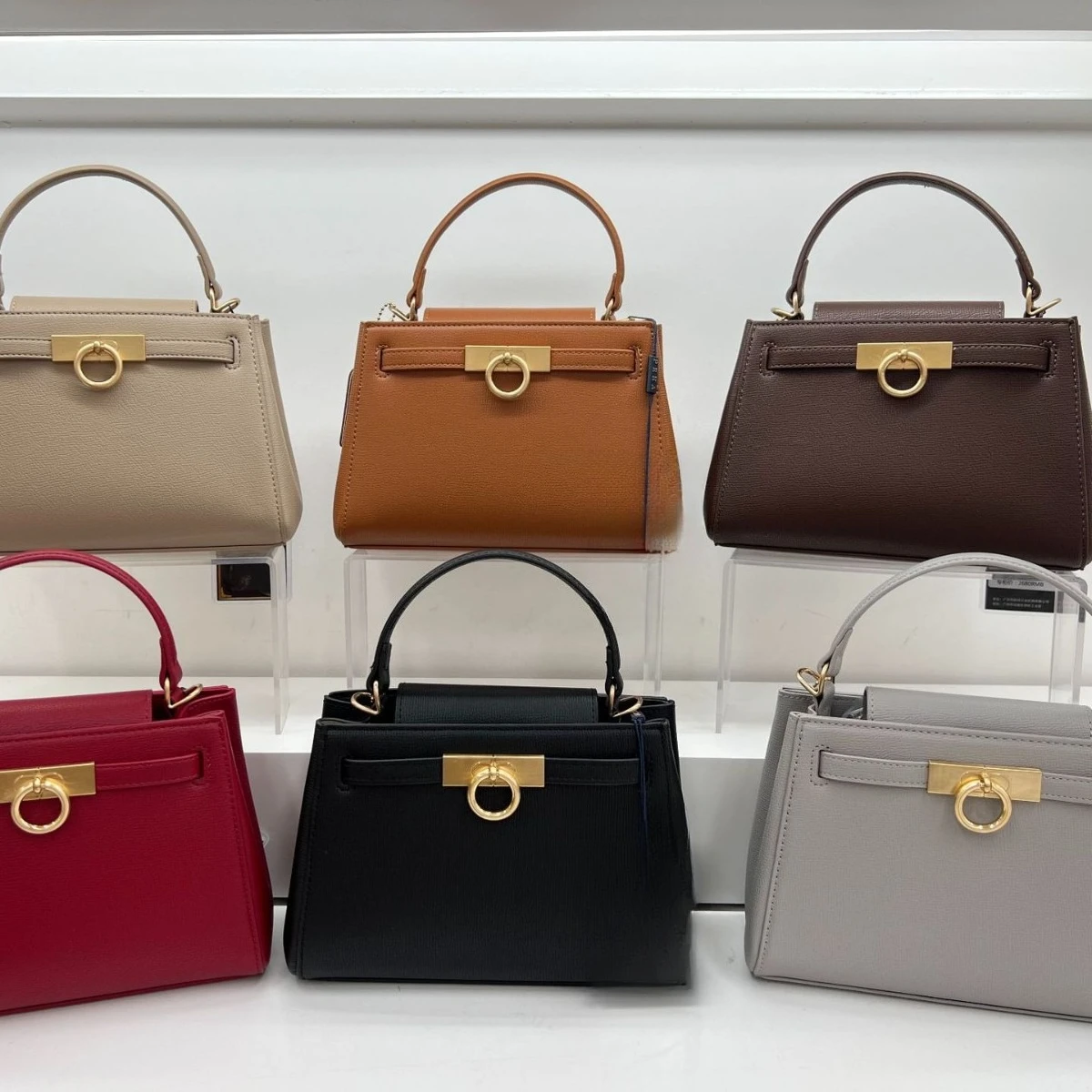 حقيبة ساعي كاجوال جديدة ومزخرفة وعصرية وكلاسيكية مع حزام كتف متقاطع وحقيبة كيلي