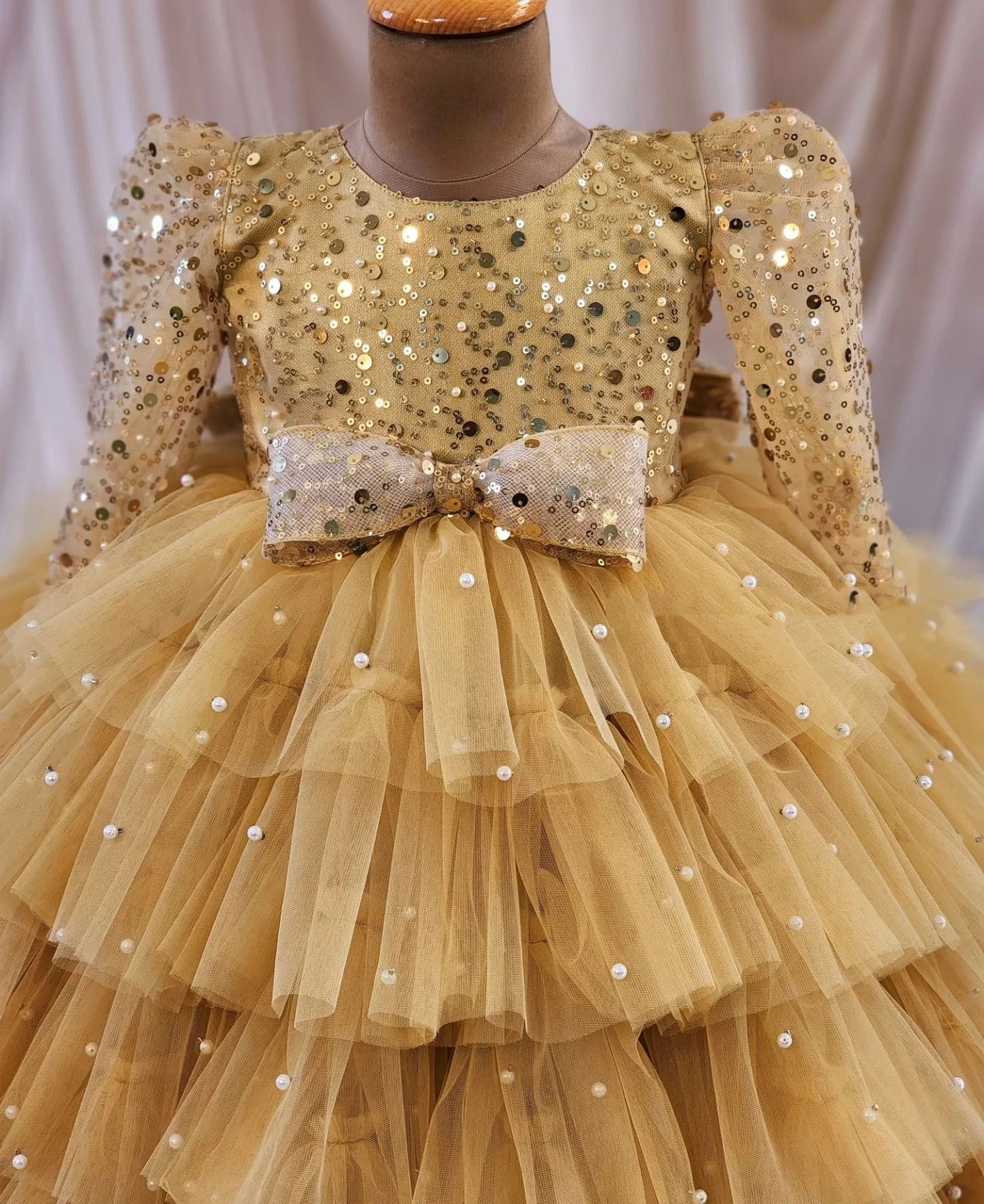 فستان حفلات أعياد الميلاد للفتيات باللون الأصفر مزين بالترتر على شكل فيونكة على شكل زهرة للفتيات لحفلات الزفاف للأطفال والرضع