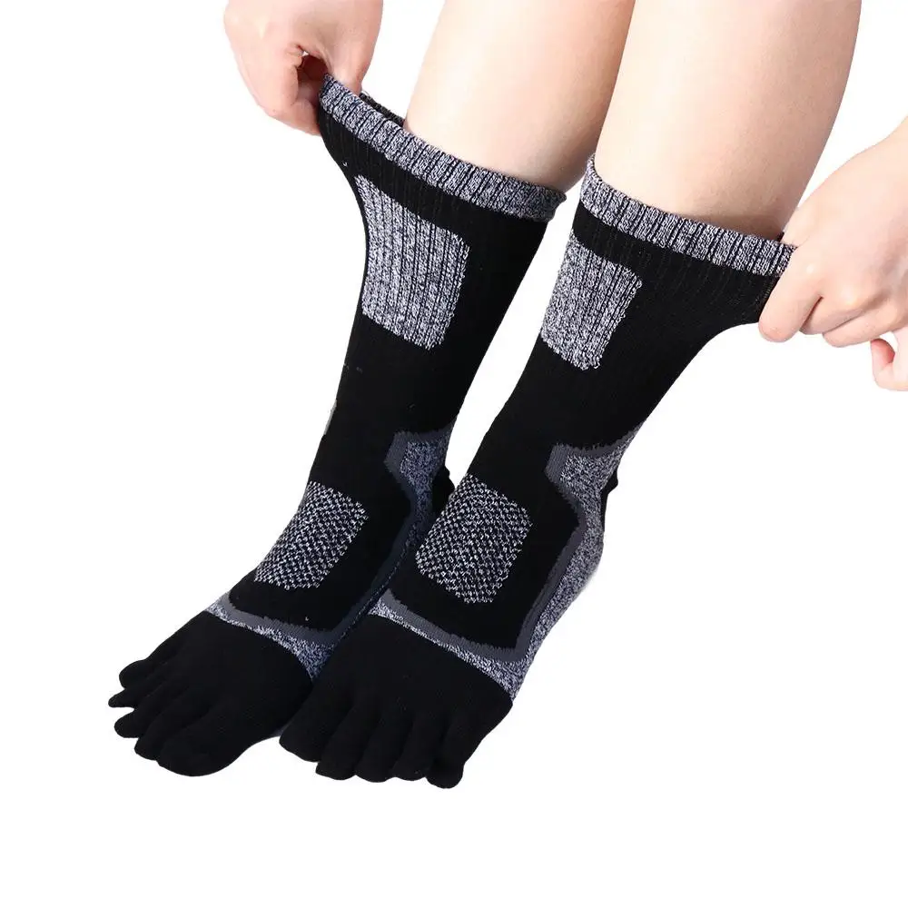 

Warm Comfortable Split-toed Socks Patchwork Color Thick Trendy Sport Middle Tube Hosiery Cotton Five Finger Socks Man Socks