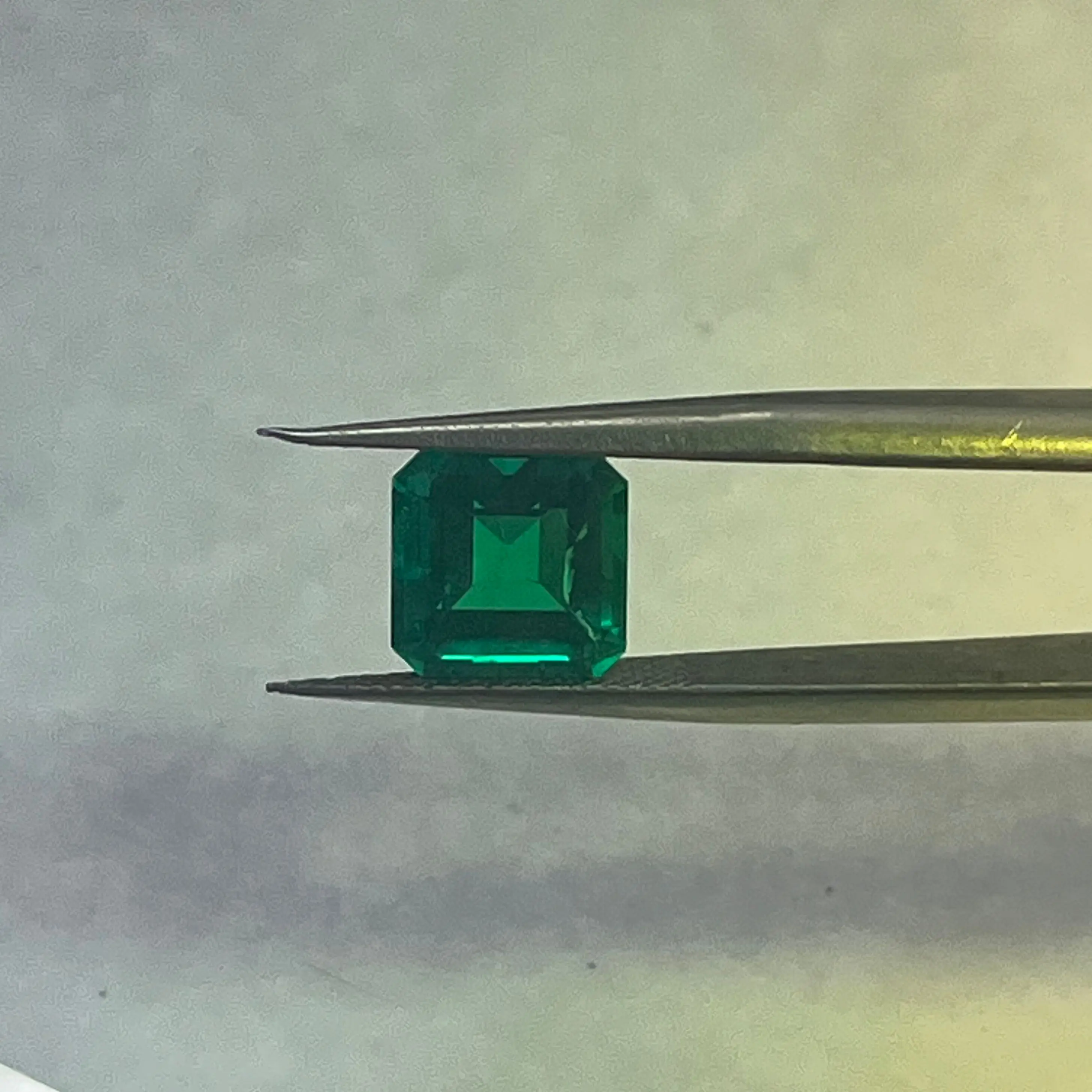 1pcs/Lot Asscher Cut 8x8mm Lab Created Columbia Emerald Loose Gemstone