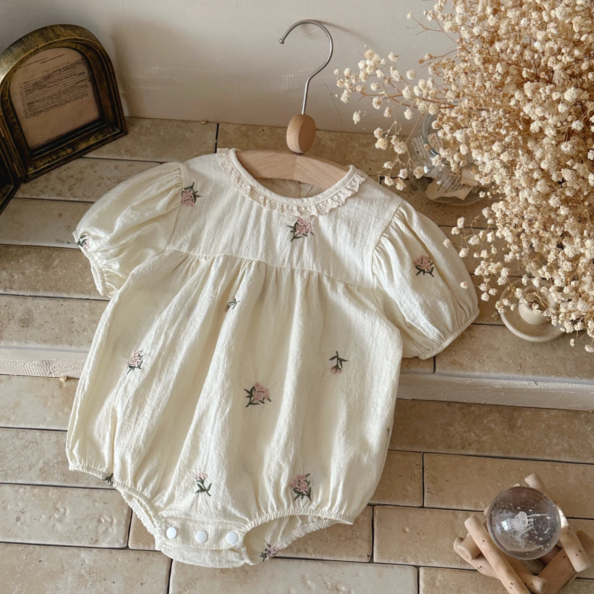 

Summer Baby Flower Embroidery Clothes Newborn Round Neck Onesie Pure Cotton Baby Girl Ultra-thin Summer Women's Romper Clothes