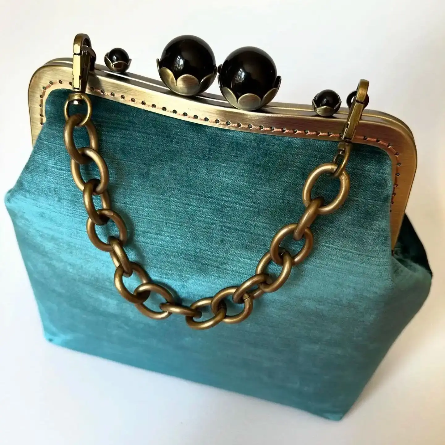 

Lost in Vintage Soild Velvet Bag Kiss Lock Clutch Meatal Frame Bag Prom Evening Purse 22x16x6cm