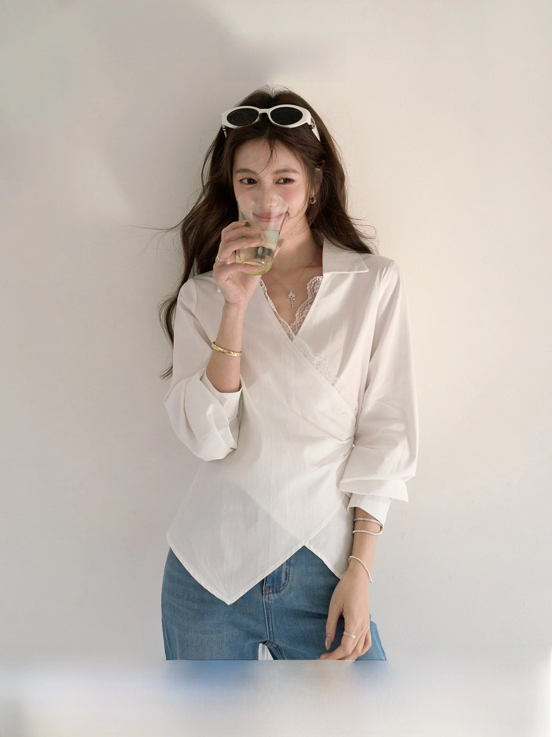 

Ouyang Xi Early Spring 2026 Commute Sle irt Lace Waist Cinching Patchwork Design Long Sve Women's Busin Casual Top