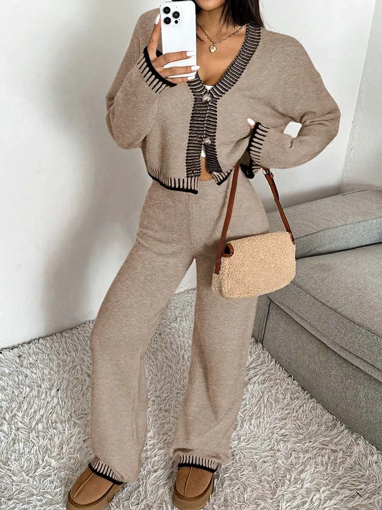 

Женский осенне-зимний полосатый топ с V-образным вырезом и цветовыми блоками, в комплекте с брюками и свитером, свободный, стильный, элегантный, универсальный.