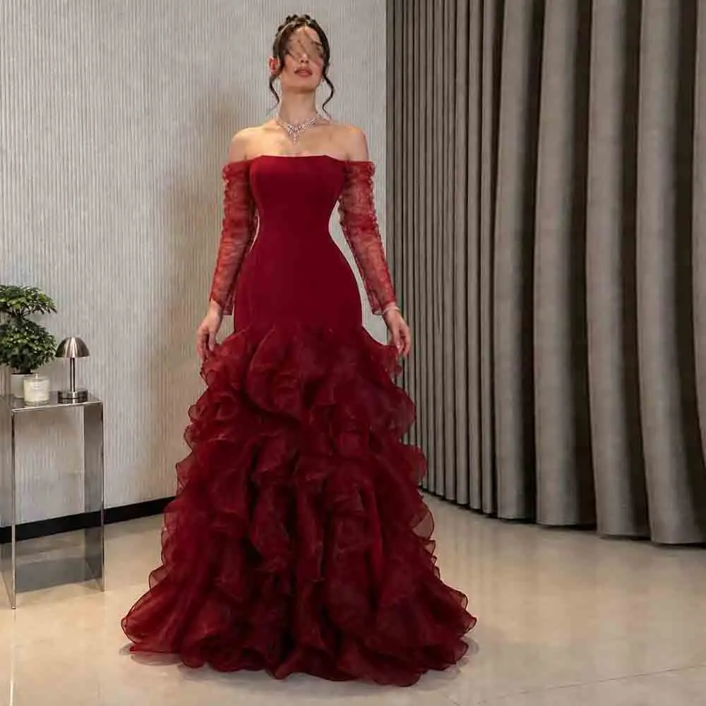 Maßgeschneidertes Abendkleid mit Rüschen am Saum, schulterfreies Ballkleid mit Netzärmeln, rotes A-Linien-Maxikleid für Hochzeitsgäste