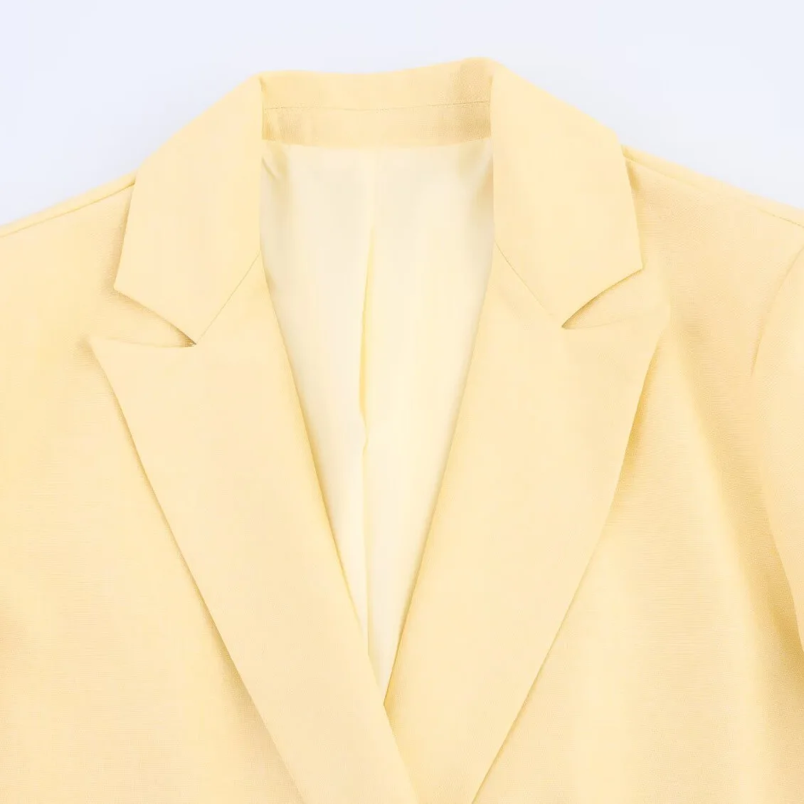 Giacca da donna allentata per pendolari, colletto a maniche lunghe, bottoni, tinta unita, tasca applicata, giacca casual, top da donna semplici da ufficio