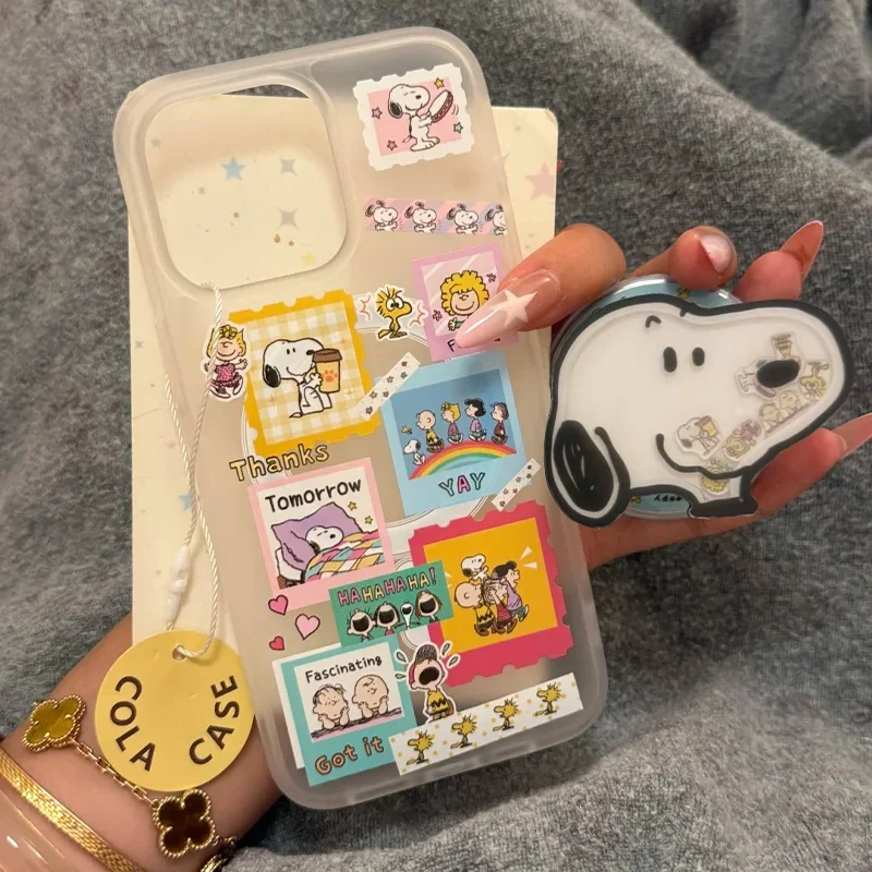 Soporte Magnético para Teléfono con Diseño de Snoopy de Dibujos Animados Kawaii, Adorable Soporte con Imán Fuerte para un Agarre Seguro, Regalo Perfecto para los Amantes de Peanuts