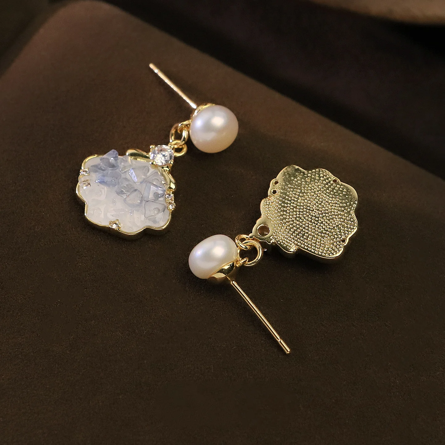 Crystal Pearl Maple Leaf Stud Earrings For Women Luxury High Sense Ear Jewelry Elegant Dangle Ear Ornaments Party Accessories