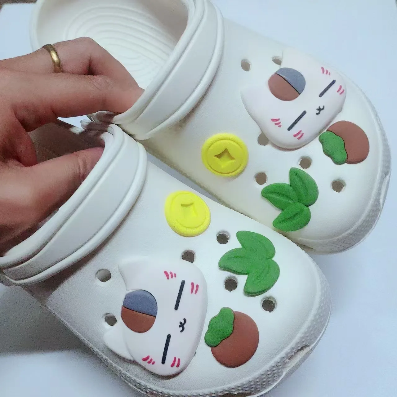 

New Cute Cartoon Money Lucky Cat Versatile Shoe Flower Removable Decorative Shoe Buckle Ins Wind Shoes Accessories