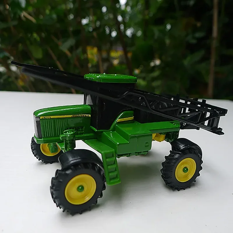 

Diecast 1:64 Scale 4700 Field Sprayer Agricultural automobile Collectible Toy Holiday Gift Souvenir Display Ornament