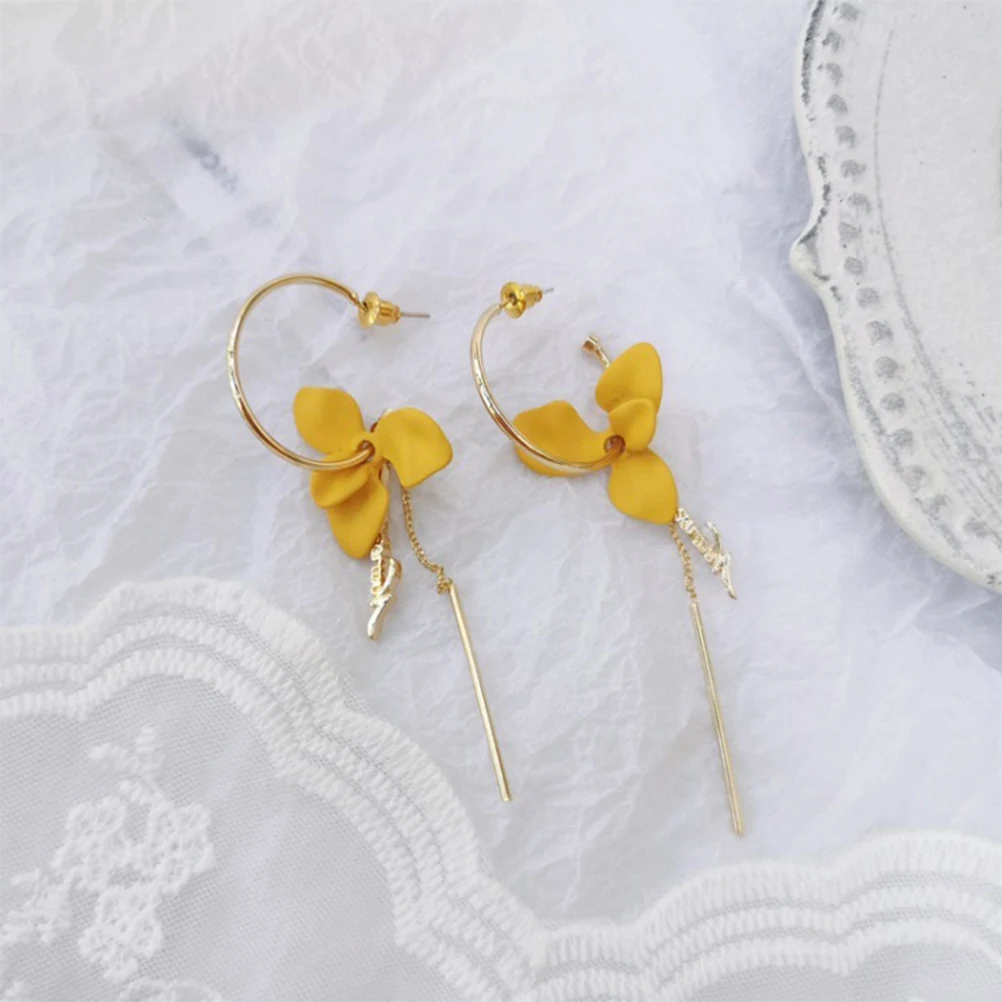 

1 Pair Creative Floral Earrings Plating Alloy Pendant Tassel Petal Ear Studs Eardrop for Girl Women Ladies (Yellow)