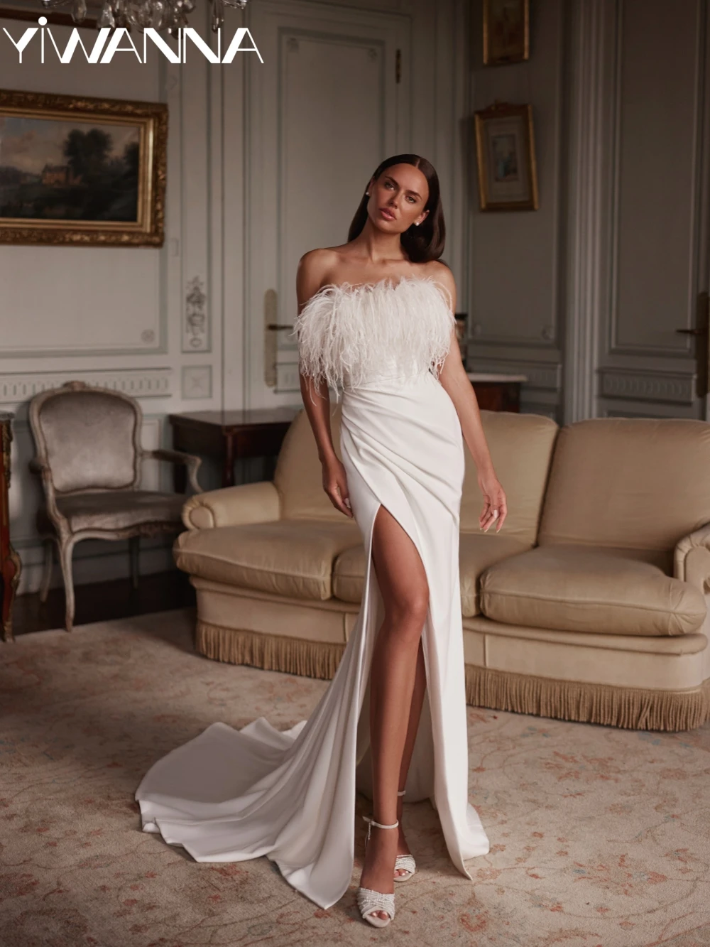 

New Arrival Elegant Feathers Mermaid Long Wedding Dress Sexy Strapless High Slit Bridal Gown Customized Ivory Dresses For Bride