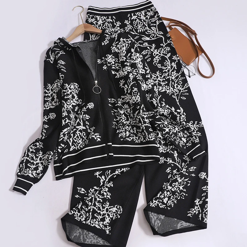 HELIAR Women Floral Printed Street 2 Piece Sets Long Sleeve Zipper Hooded Top and High Waist Pants Set Casual Outfit Fall Winter