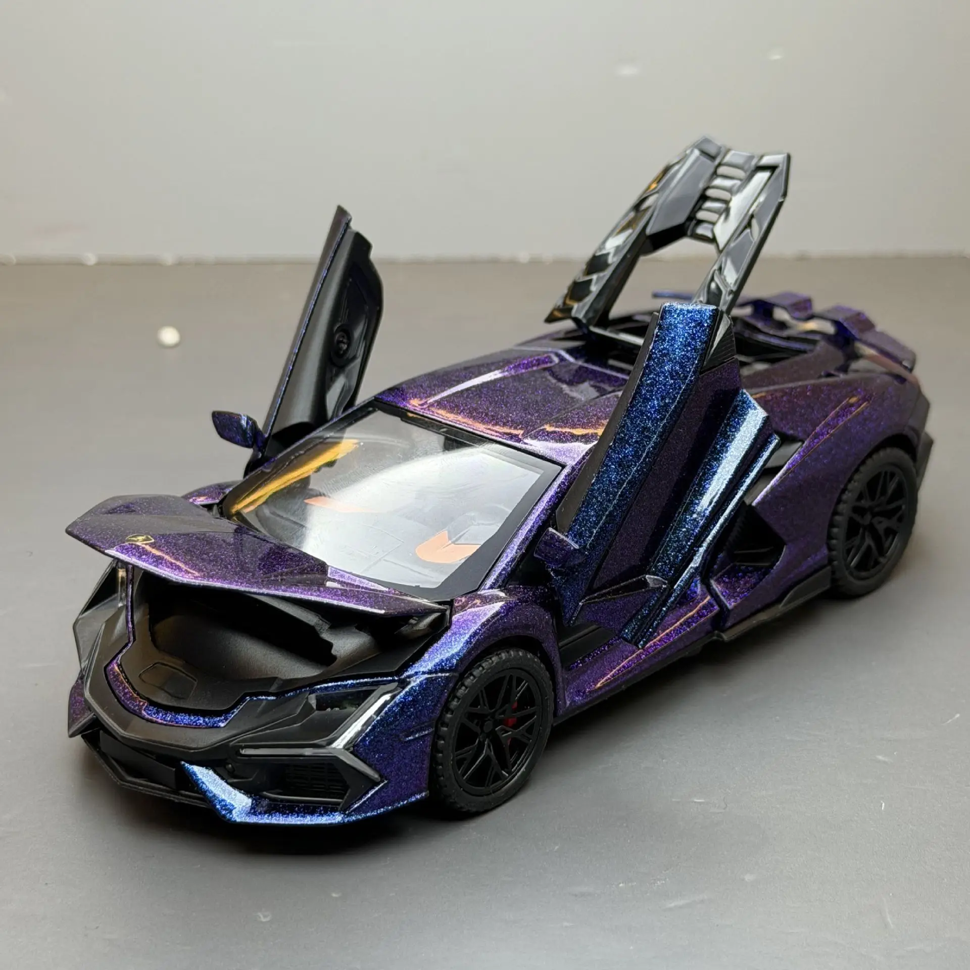 1:32 ريفويلتو نموذج سيارة التراجع الصوتية البصرية سبيكة ديسكاست ألعاب معدنية سيارات السلع نموذج للأطفال الأولاد