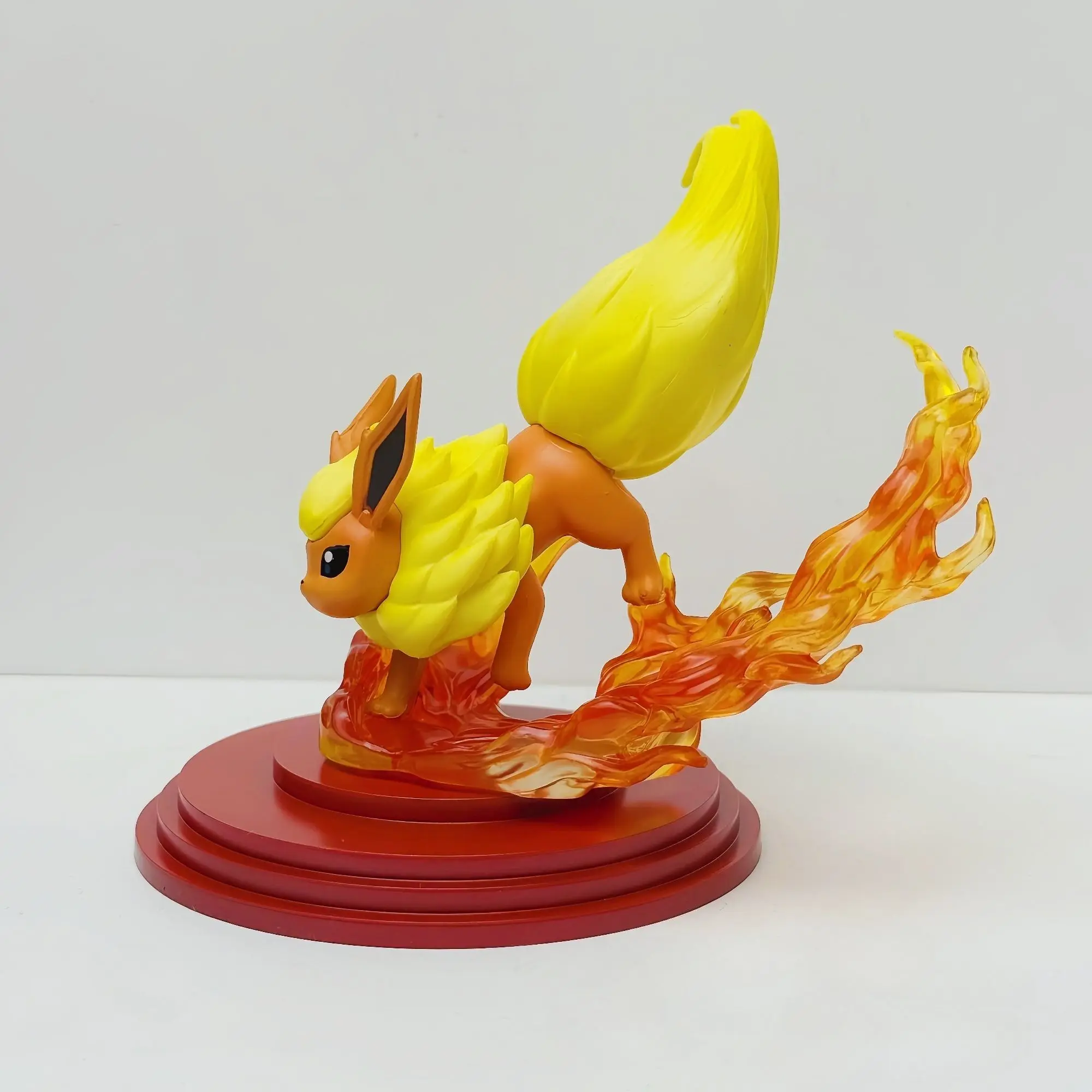 โปเกมอน อีวุย ยิงไฟ เก็นการ์ อนิเมะ ของสะสมครอบครัว เคลือบเต็มตัว สามารถให้เป็นของขวัญได้ พีวีซี ของเล่นสัตว์เลี้ยงน่ารักสำหรับเทศกาล ของขวัญ