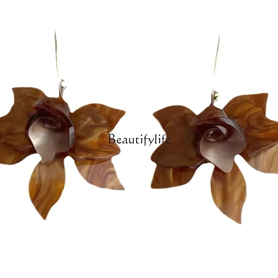 

Gardenia white coffee French retro flower earrings, niche exaggerated petal temperament ear jewelry