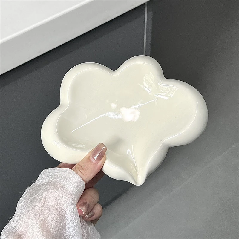 

Home Creative Bathroom Soap Dish Holiday Gift Cute Cloud Shape Ceramic Soap Dish No Water Accumulation No Punching Soap Dish