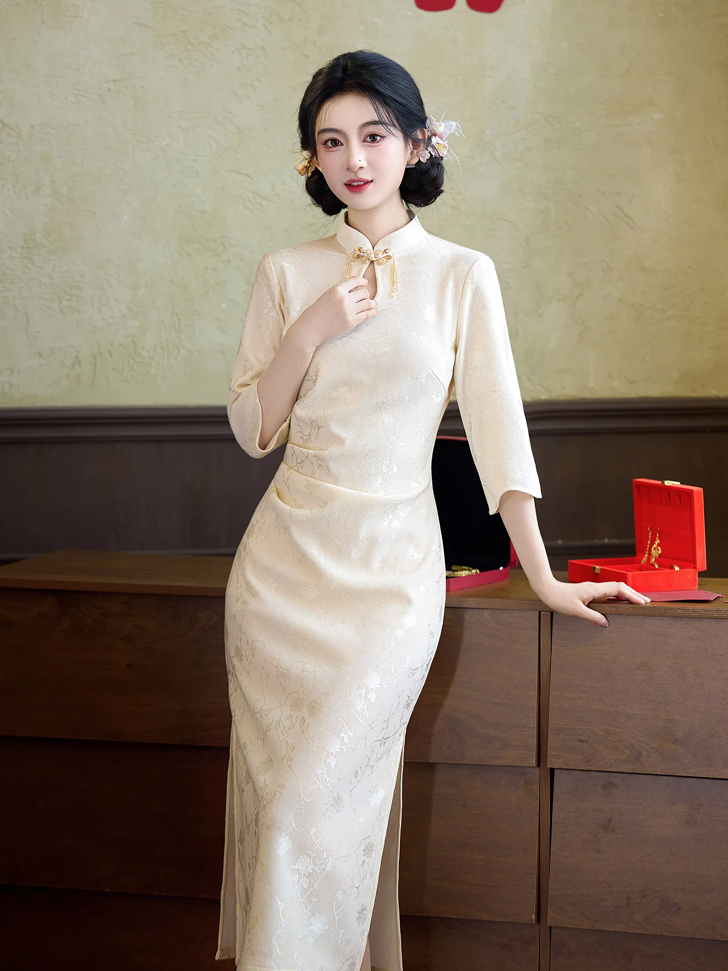 Chinese Style Wedding Long Cheongsam Young Women Retro Three-quarter Sleeved Summer Lace Qipao Dress