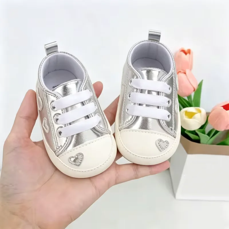 Baby learning walking shoes, silver gold heart-shaped baby sports shoes, satin lace soft unisex girls shoes for ages 0-1